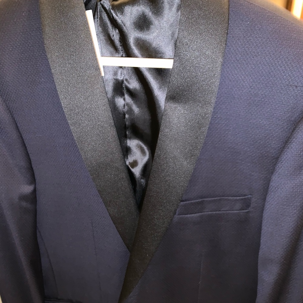 Shawl-lapel regular-fit wool-blend tuxedo jacket